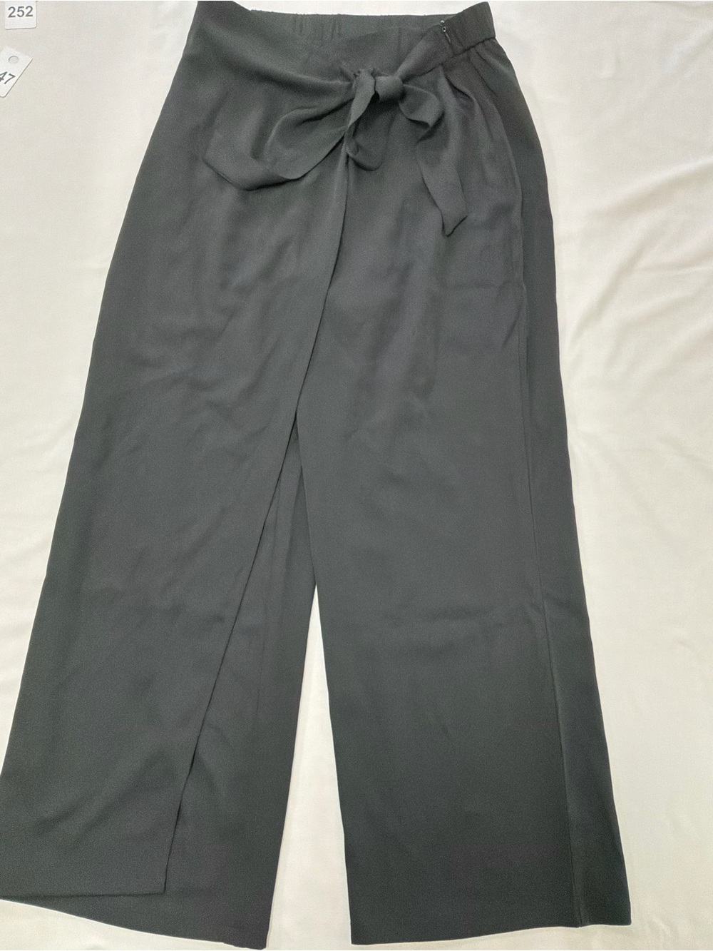 HALARA Black Tie-Waist Wide Leg Pants